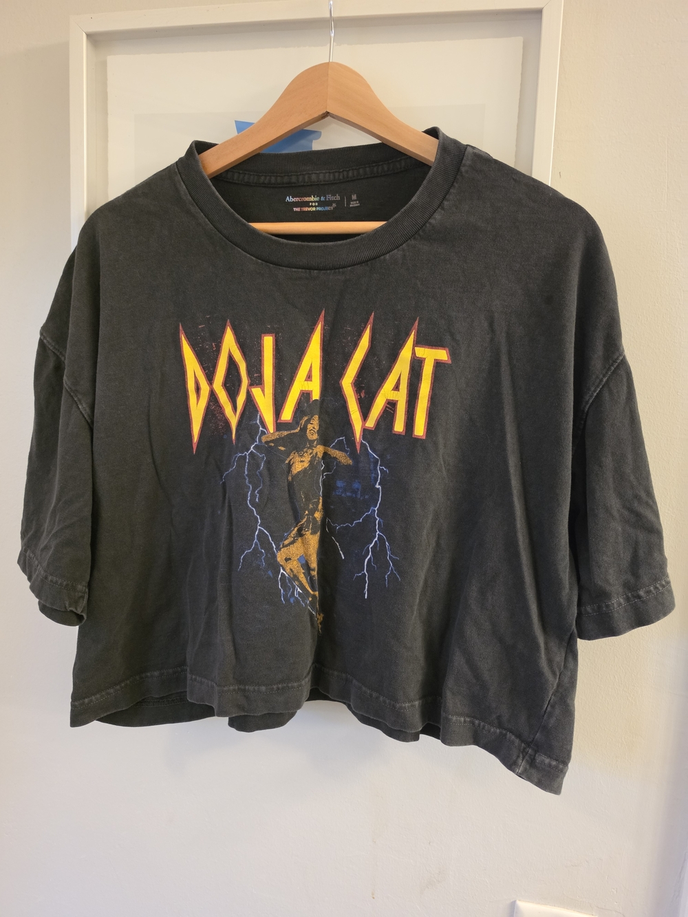 Abercrombie Black Doja Cat Lightning Graphic Cropped Tee
